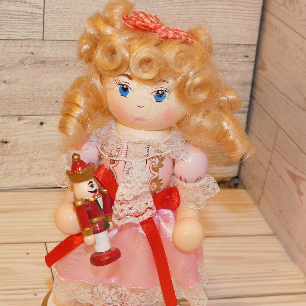 TRIMMERRY NUCTCRACKER Pink Girl Home Decor Piece *